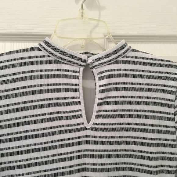 1. State T-Shirt Striped Mixed Neckline Keyhole Back Button Claps Ribbed Cute XS - Picture 3 of 8